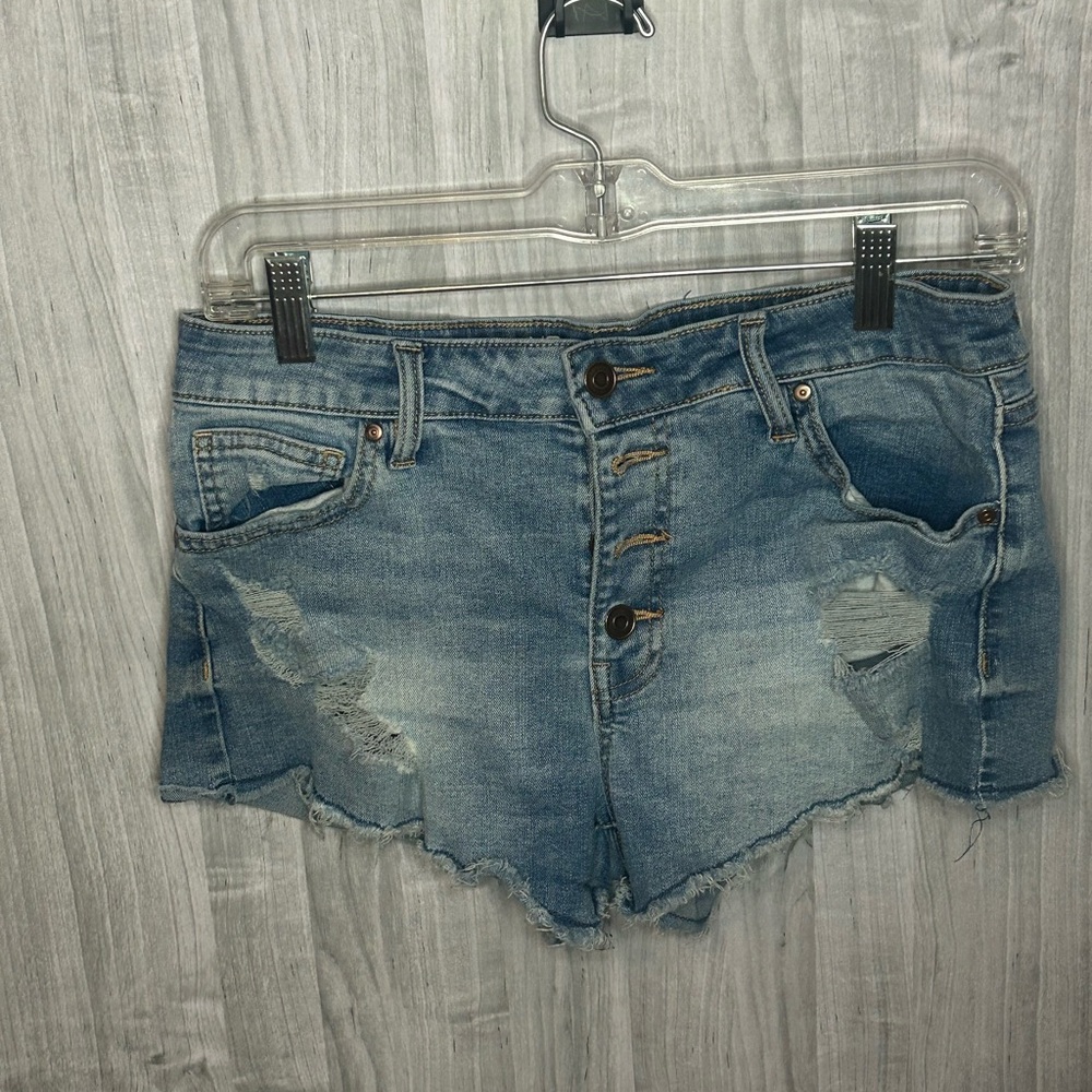 No Boundaries Distressed Blue Jean Shorts